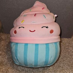 8” Deidre the cupcake Squishmallow